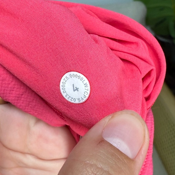 Lululemon License to Train High-Rise Short 4" Pink Size 4 - Picture 6 of 6